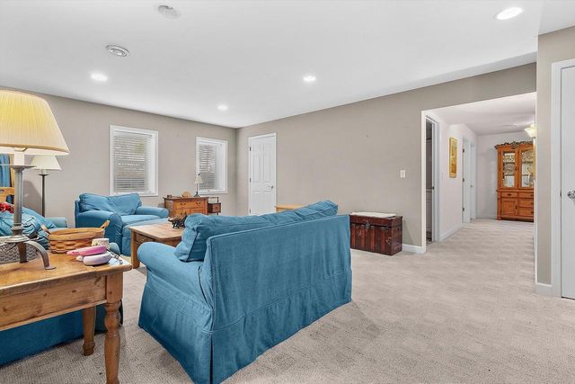 2 Lincoln PARKWAY, Williams Bay, WI 53191
