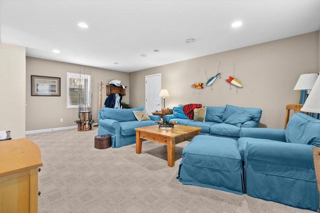 2 Lincoln PARKWAY, Williams Bay, WI 53191