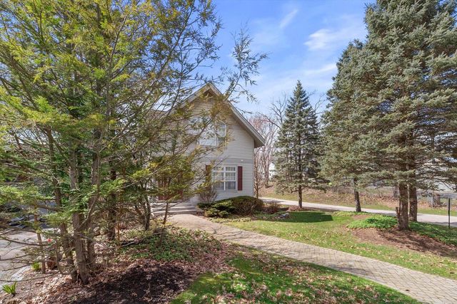 2 Lincoln PARKWAY, Williams Bay, WI 53191