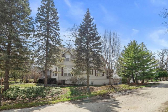 2 Lincoln PARKWAY, Williams Bay, WI 53191