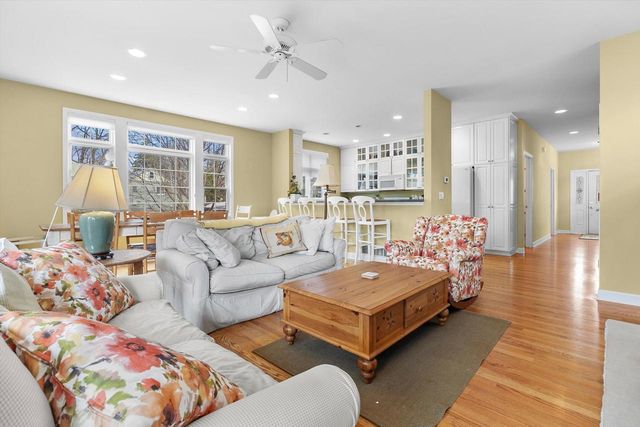 2 Lincoln PARKWAY, Williams Bay, WI 53191