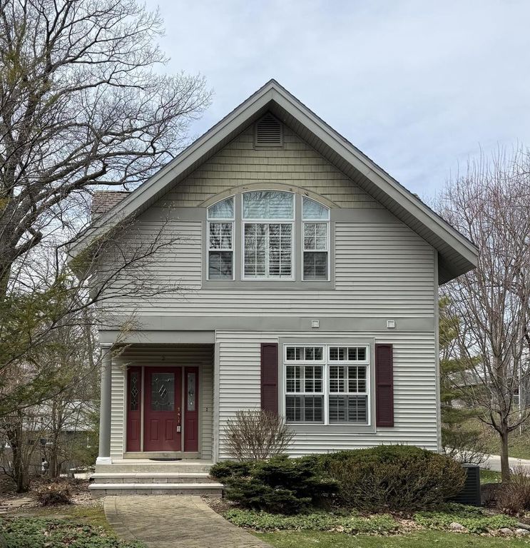2 Lincoln PARKWAY, Williams Bay, WI 53191