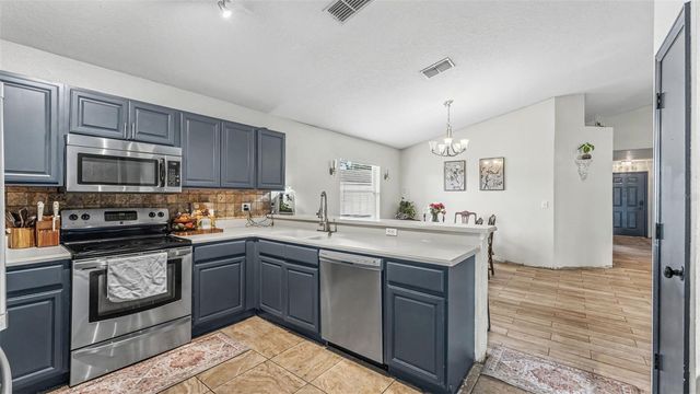 2723 SUNDANCE CIRCLE, Mulberry, FL 33860