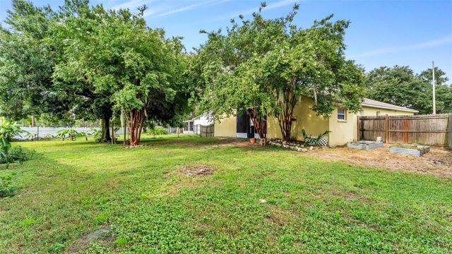 2723 SUNDANCE CIRCLE, Mulberry, FL 33860