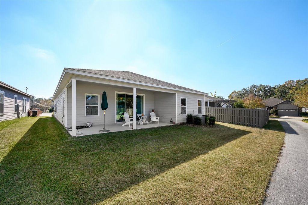 Image 37 of property listing at 1116 NW 136TH STREET, Newberry, FL 32669