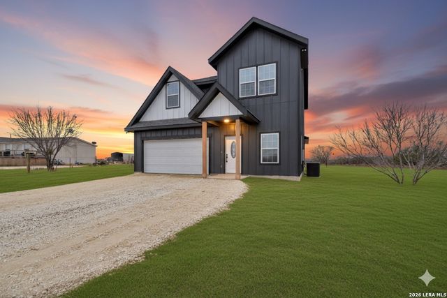 355 County Road 2646, Moore, TX 78057