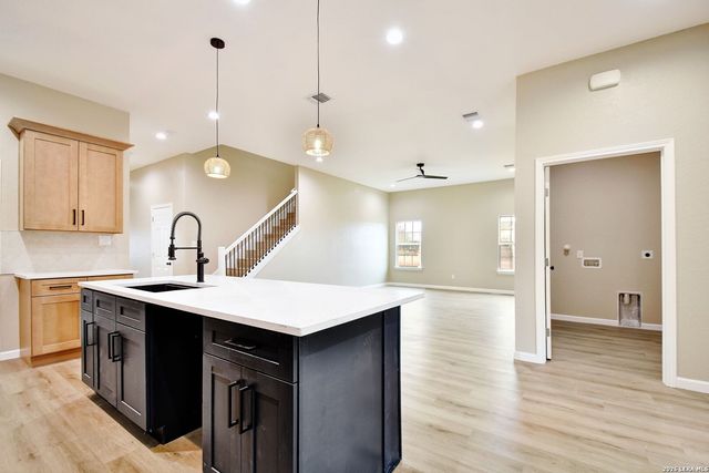 355 County Road 2646, Moore, TX 78057