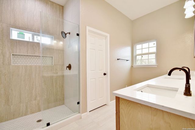 355 County Road 2646, Moore, TX 78057