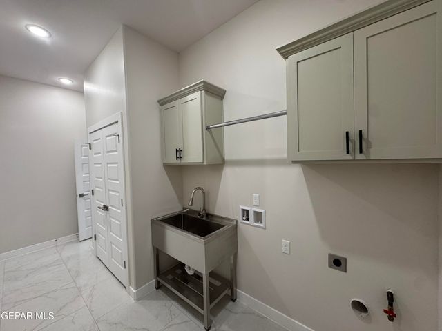 1800 Preakness Avenue, Horizon City, TX 79928