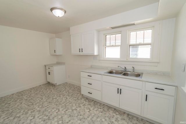 310 E Edgar Avenue, Mishawaka, IN 46545