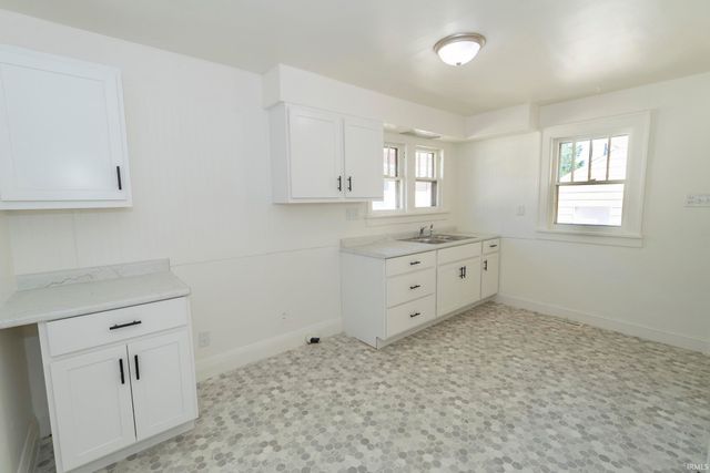 310 E Edgar Avenue, Mishawaka, IN 46545
