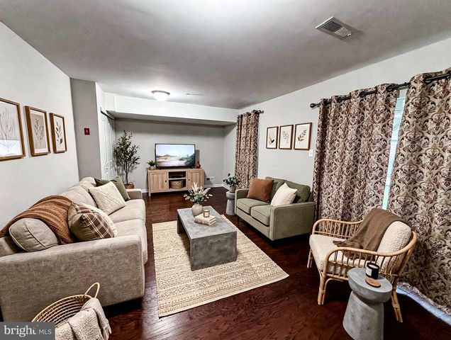 164 MERCER CT, Fairless Hills, PA 19030