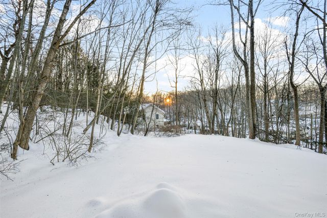 102 Ridge Road, Cortlandt Manor, NY 10567