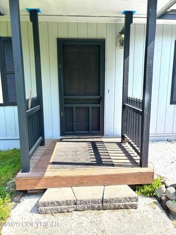 7025 S Gilleys Circle, Wasilla, AK 99623