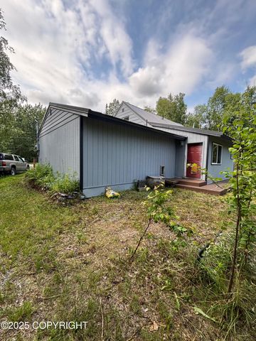 7025 S Gilleys Circle, Wasilla, AK 99623