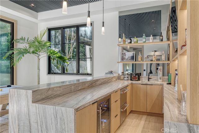 4050 Contera Road, Encino, CA 91436
