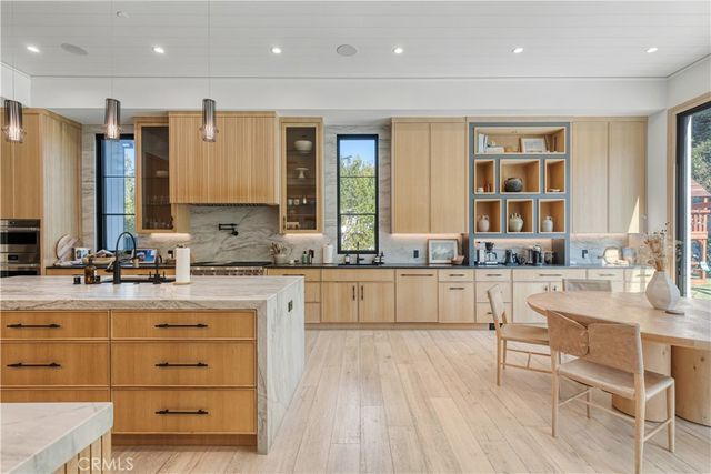 4050 Contera Road, Encino, CA 91436