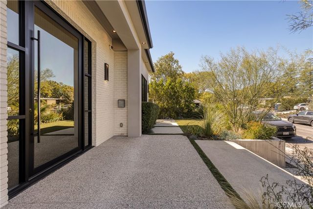 4050 Contera Road, Encino, CA 91436