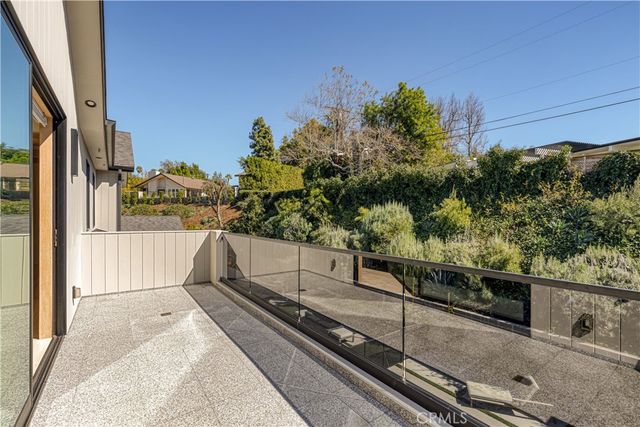 4050 Contera Road, Encino, CA 91436
