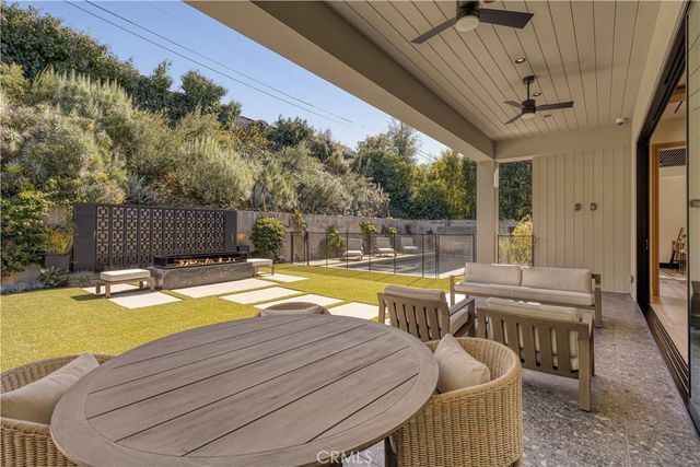 4050 Contera Road, Encino, CA 91436