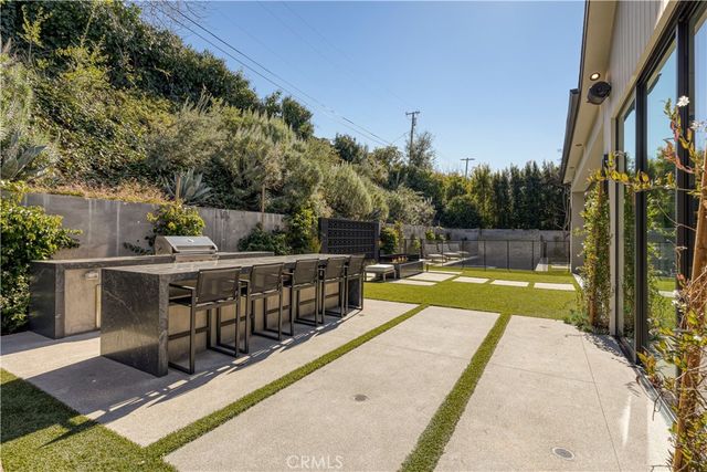 4050 Contera Road, Encino, CA 91436