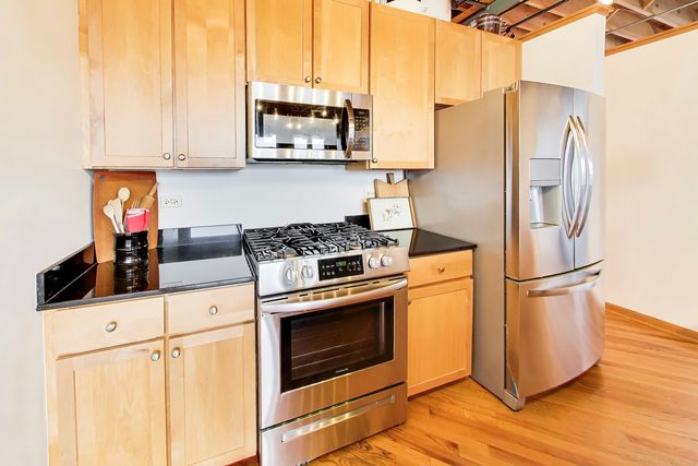7509 Madison Street B3, Forest Park, IL 60130
