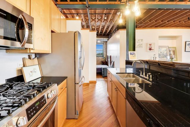 7509 Madison Street B3, Forest Park, IL 60130