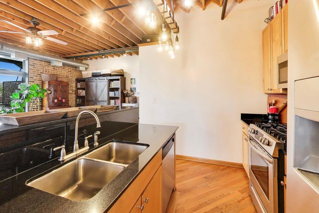 7509 Madison Street B3, Forest Park, IL 60130