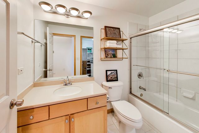 7509 Madison Street B3, Forest Park, IL 60130