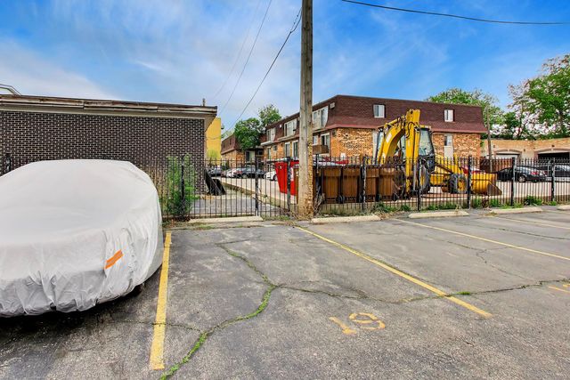 7509 Madison Street B3, Forest Park, IL 60130