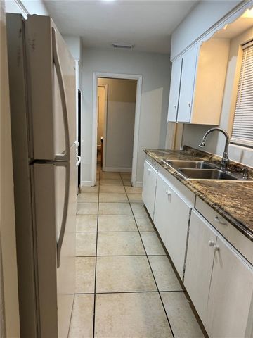 121 33RD AVENUE E, Bradenton, FL 34208