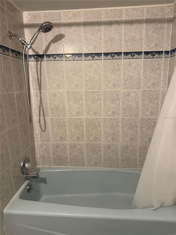 121 33RD AVENUE E, Bradenton, FL 34208