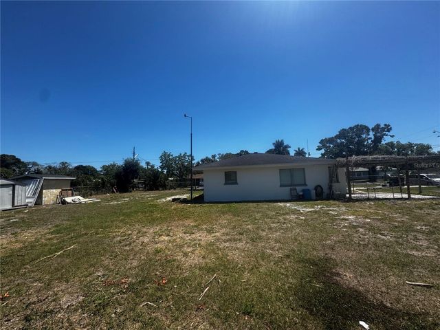121 33RD AVENUE E, Bradenton, FL 34208