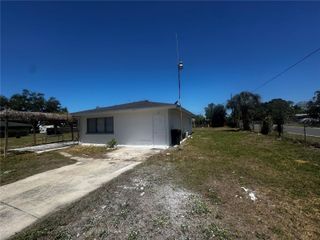 121 33RD AVENUE E, Bradenton, FL 34208