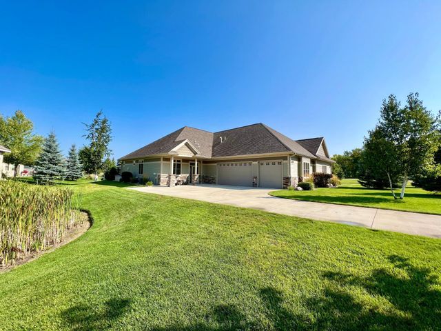 1904 Bridgeview Boulevard, Detroit Lakes, MN 56501