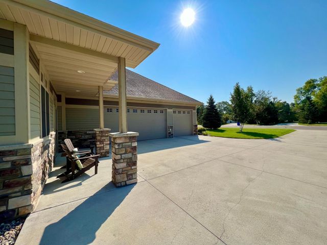 1904 Bridgeview Boulevard, Detroit Lakes, MN 56501