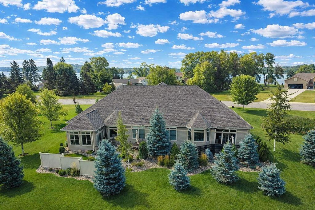 1904 Bridgeview Boulevard, Detroit Lakes, MN 56501