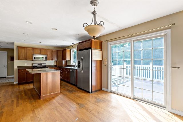 13 Arrowhead Path, Halifax, MA 02338