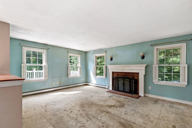 13 Arrowhead Path, Halifax, MA 02338