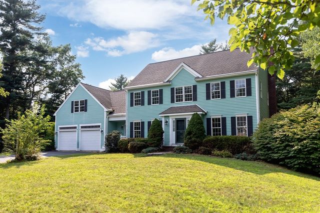 13 Arrowhead Path, Halifax, MA 02338