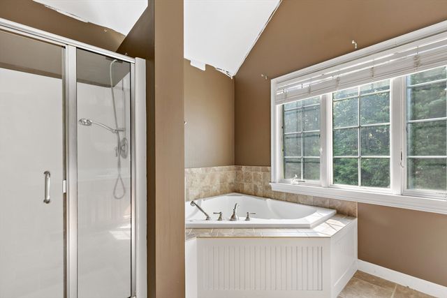 13 Arrowhead Path, Halifax, MA 02338