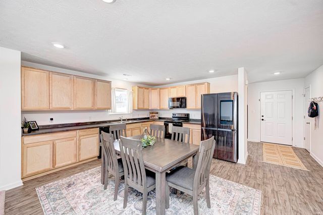 6758 Honeysuckle Way, Pendleton, IN 46064