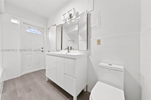 3500 NW 1st St 1A, Miami, FL 33125