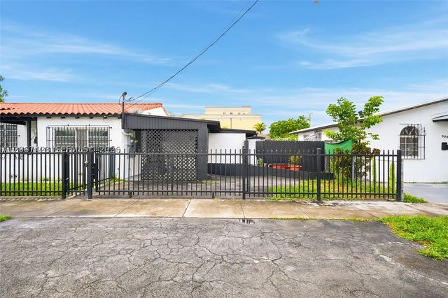 3500 NW 1st St 1A, Miami, FL 33125