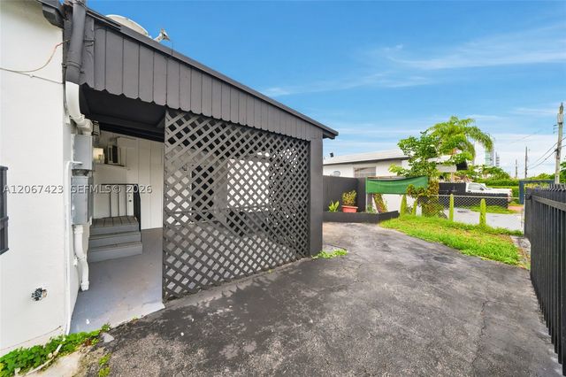 3500 NW 1st St 1A, Miami, FL 33125