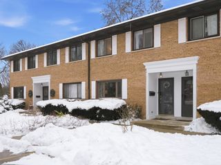 300 Duane Street 3, Glen Ellyn, IL 60137