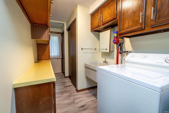 5924 Hallowell Place, Fort Wayne, IN 46815
