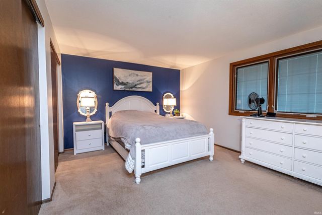 5924 Hallowell Place, Fort Wayne, IN 46815