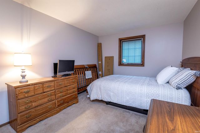 5924 Hallowell Place, Fort Wayne, IN 46815