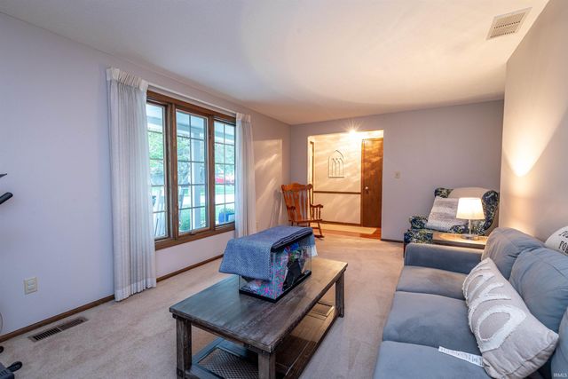 5924 Hallowell Place, Fort Wayne, IN 46815